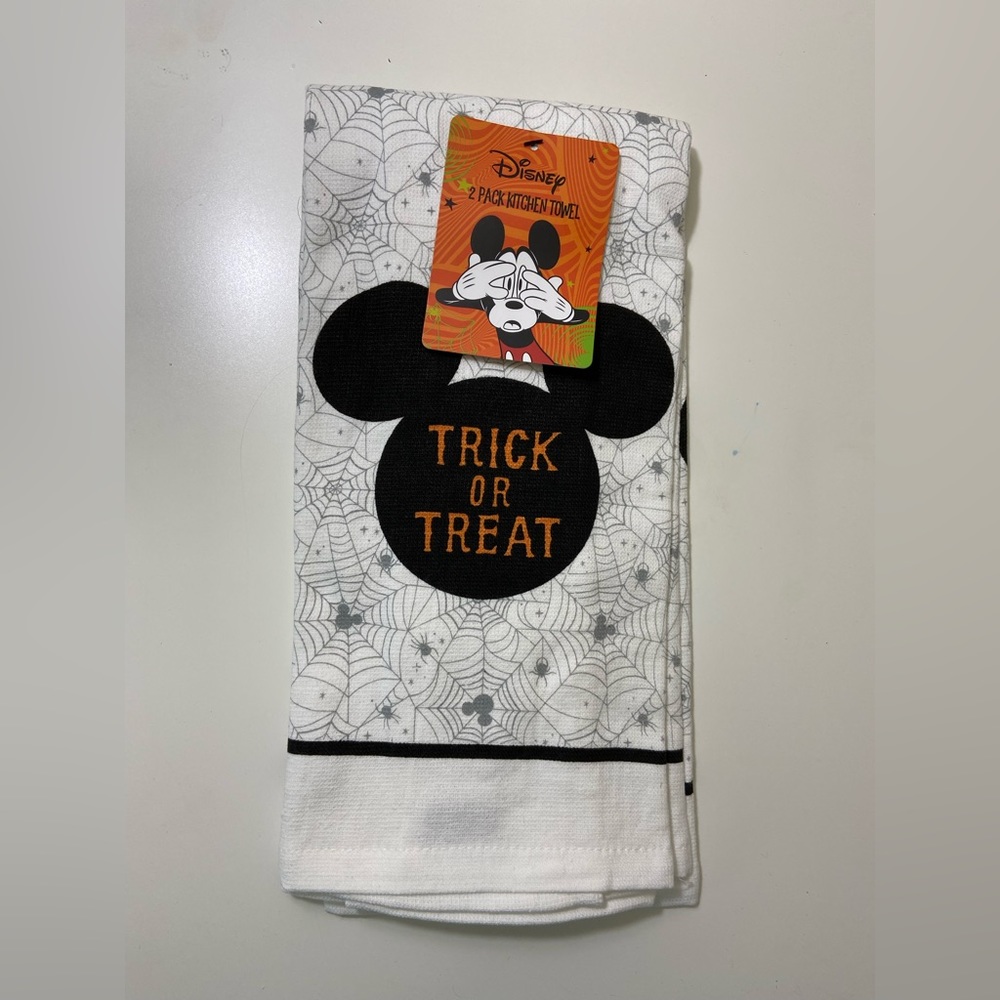 Disney Halloween Set of 2 Kitchen  Towels Mickey Mouse 16”x26” New